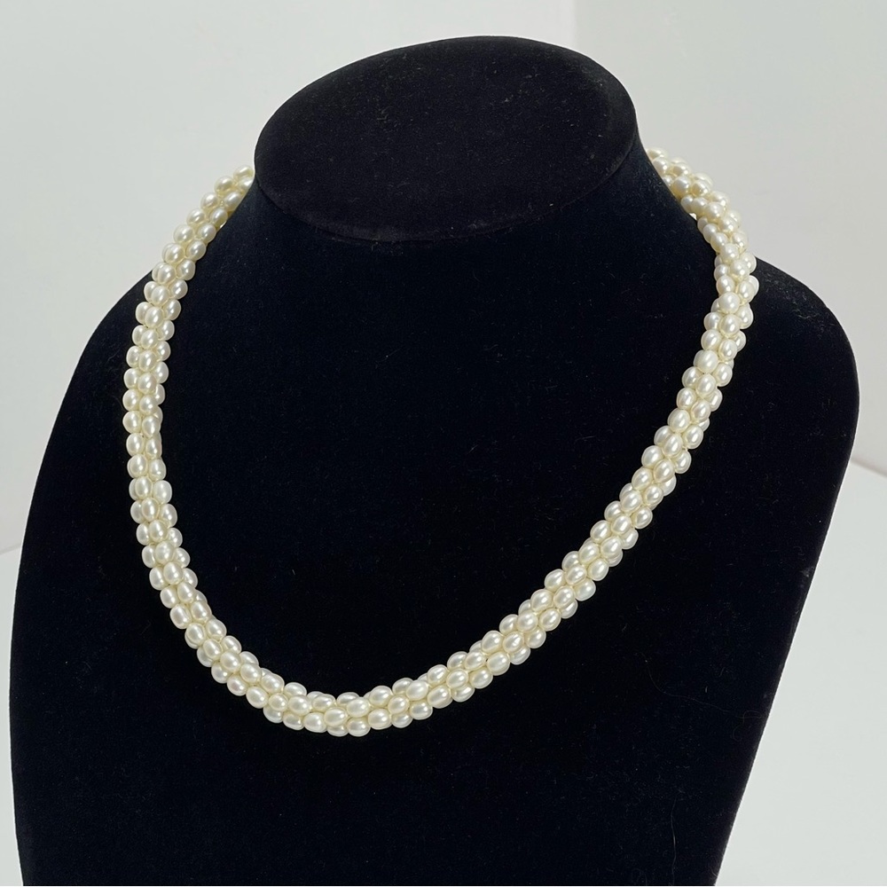 Vtg Twisted 18” Pearl style necklace